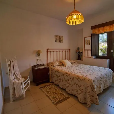El Tragaluz I Country house