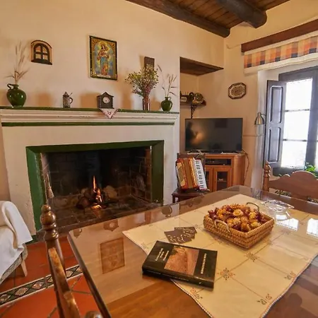 El Tragaluz I Country house Fuenteheridos